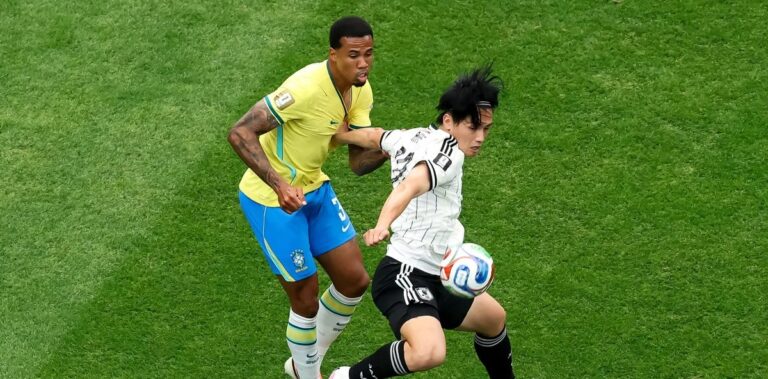 Brasil vira sobre o Japão e avança às oitavas de final da Copa de 2026