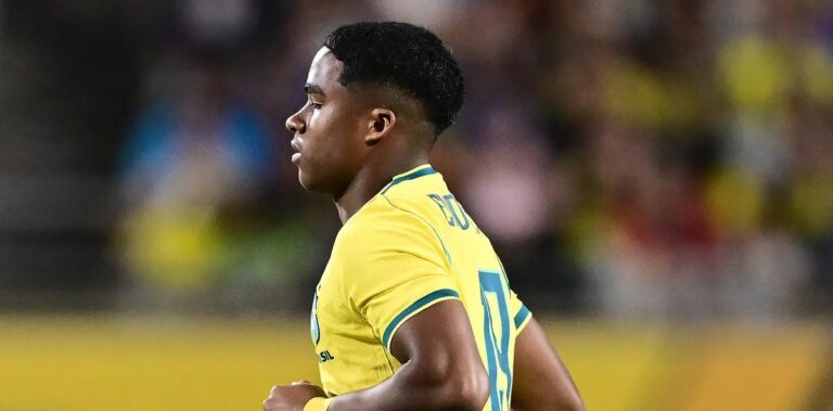 Neymar orienta Endrick no intervalo e Brasil vira sobre o Japão na Copa
