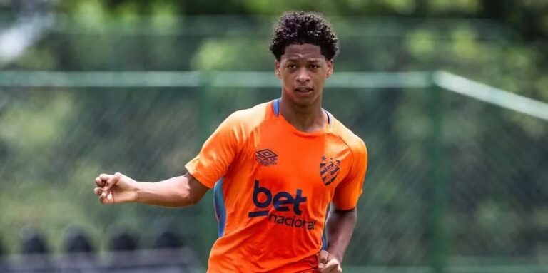 Flamengo intensifica negociação por Zé Lucas após Sport afastar volante