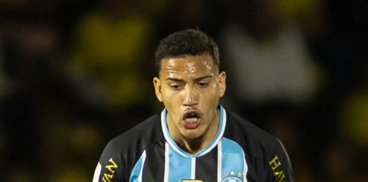 Erro de Gustavo Martins gera revolta da torcida na derrota do Grêmio para o Mirassol - Imagem do artigo