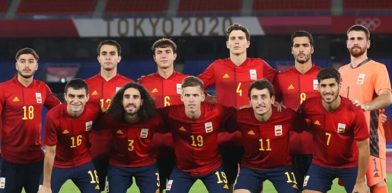 Espanha mantém núcleo vice-olímpico e alcança final da Copa; geração dourada do Brasil fica pelo caminho