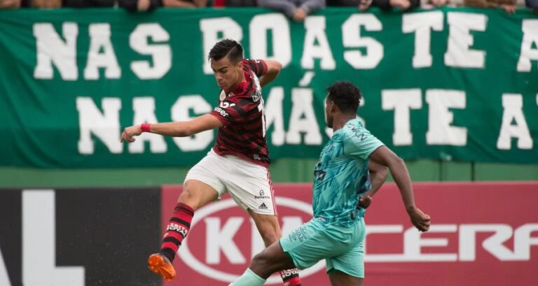 Flamengo reencontra Chapecoense no Brasileirão após cinco anos