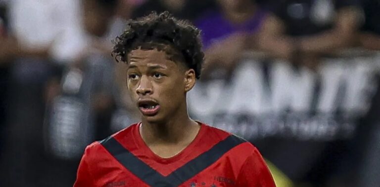 Cruzeiro negocia volante Zé Lucas com oferta de até 6 milhões de euros ao Sport