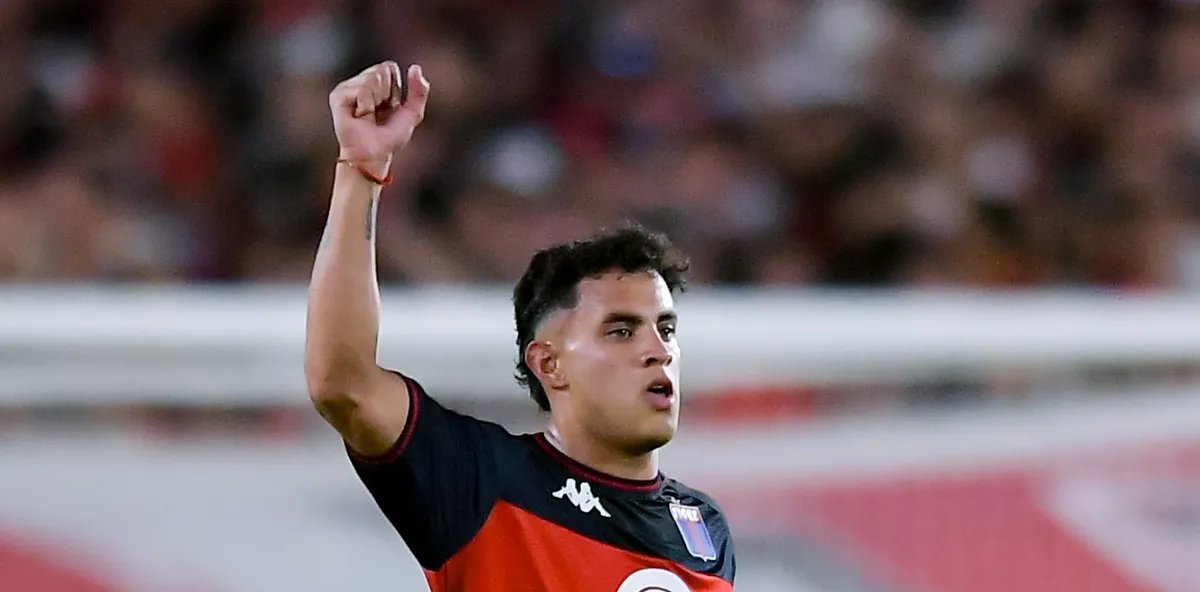 Flamengo abre conversas para contratar o centroavante argentino David Romero - Imagem do artigo