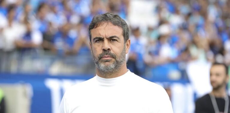 Artur Jorge escala reforços e define time do Cruzeiro para encarar o Internacional