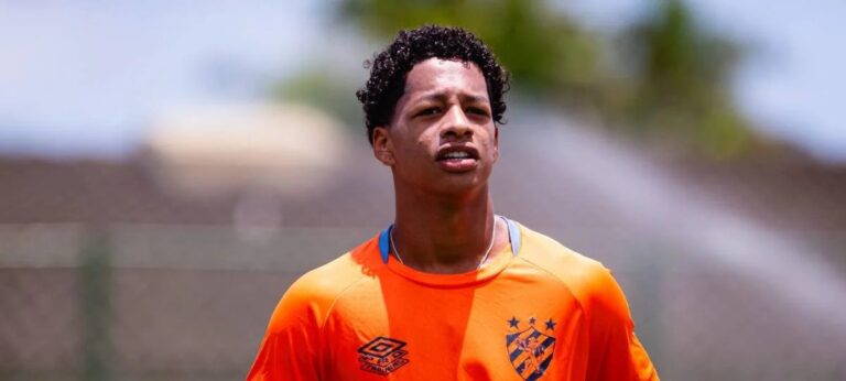Sport avalia ofertas de Cruzeiro e Flamengo por Zé Lucas; mineiros largam na frente