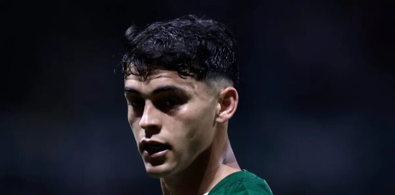 Terceiro cartão amarelo tira Sosa do próximo jogo do Palmeiras contra o Atlético-MG