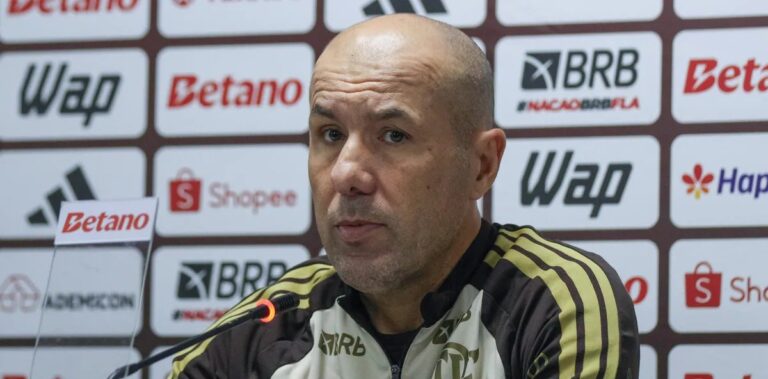 Leonardo Jardim evita falar sobre Thiago Almada e adota cautela com Arrascaeta após goleada do Flamengo