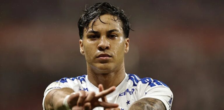 Cruzeiro bate Internacional por 2 a 1 e assume sétimo lugar no Brasileirão
