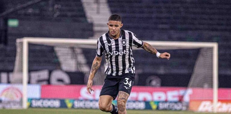 Botafogo recebe o Vitória em duelo de campanhas idênticas pelo Brasileirão