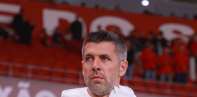 Pezzolano ressalta domínio do Inter até expulsão e lamenta revés para o Cruzeiro
