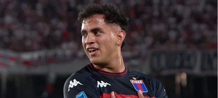 Dirigente do Flamengo descarta acerto com David Romero e detalha busca por Thiago Almada