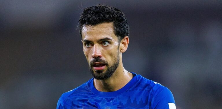 Pablo Marí, ex-zagueiro do Flamengo, rescinde com Al-Hilal e está à procura de novo clube