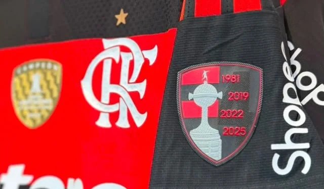 Conmebol cria patch personalizado, e Flamengo exibirá emblema com suas quatro taças da Libertadores