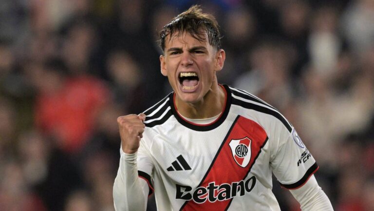 Flamengo Intensifica Negociações por Atacante do River Plate Antes de Prazo da Libertadores