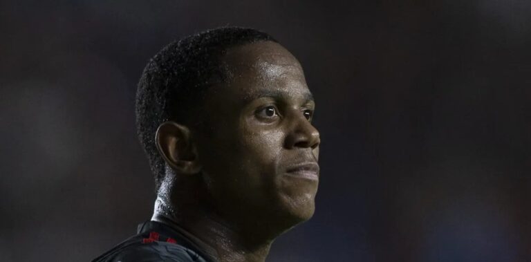 Flamengo recusa proposta de empréstimo do Bragantino por Wallace Yan