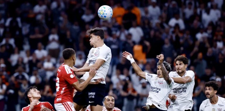 Gol de Gustavo Henrique gera controvérsia, mas VAR confirma lance em Corinthians x Internacional