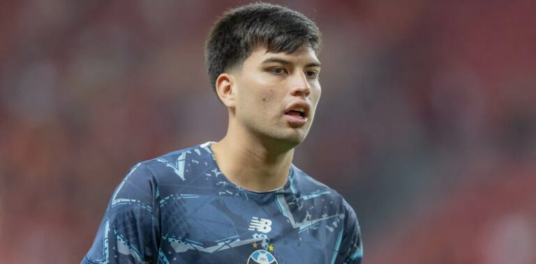 Racing encaminha empréstimo de Leonel Pérez; venda de Sosa ao Vasco e dívida do Grêmio agilizam acordo