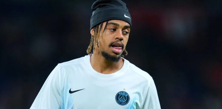 PSG estabelece preço de R$ 877 milhões para negociar Barcola com o Liverpool