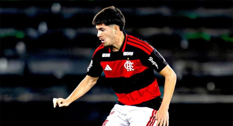 Flamengo inscreve cinco jovens da base para as oitavas da Libertadores
