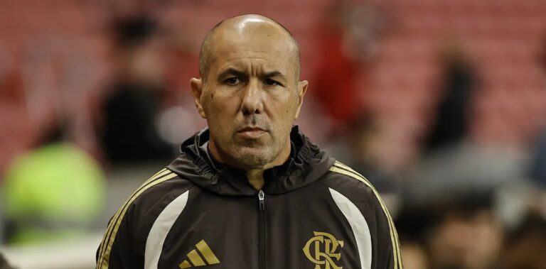 Leonardo Jardim exalta elenco do Cruzeiro e pede atenção do Flamengo antes de confronto decisivo