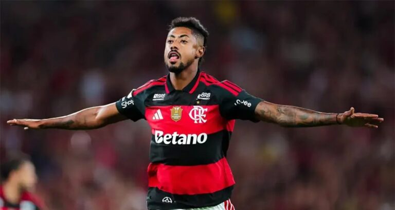 Flamengo supera o Vitória no Maracanã e diminui vantagem do líder no Brasileirão