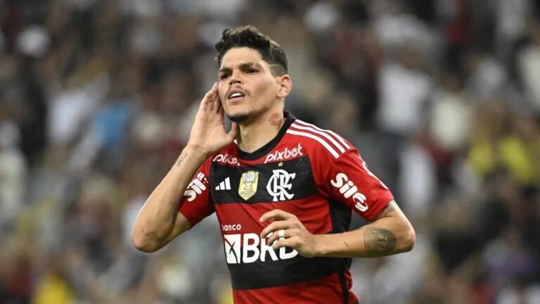 Ayrton Lucas valoriza triunfo do Flamengo e projeta duelo decisivo com o Cruzeiro na Libertadores