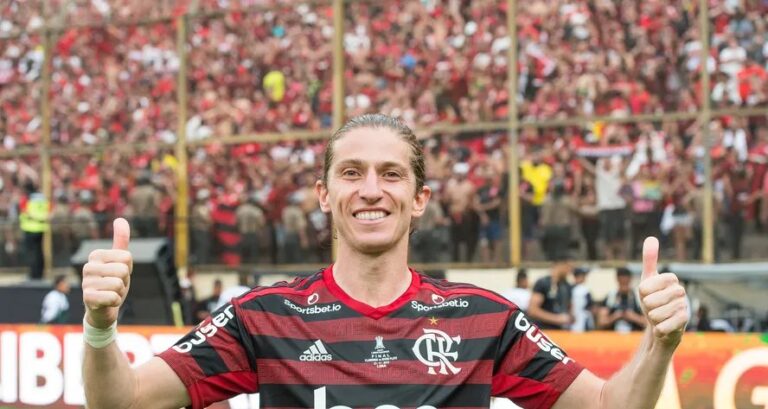 Filipe Luís agradece homenagem tardia do Flamengo e reafirma carinho pelo clube