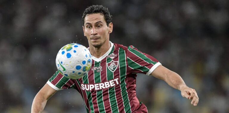 Queda de rendimento de Lucho Acosta abre caminho para Ganso voltar a ganhar espaço no Fluminense