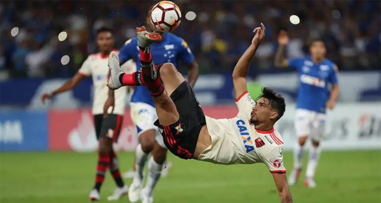 Lucas Paquetá encara Cruzeiro na Libertadores com status de estrela do Flamengo