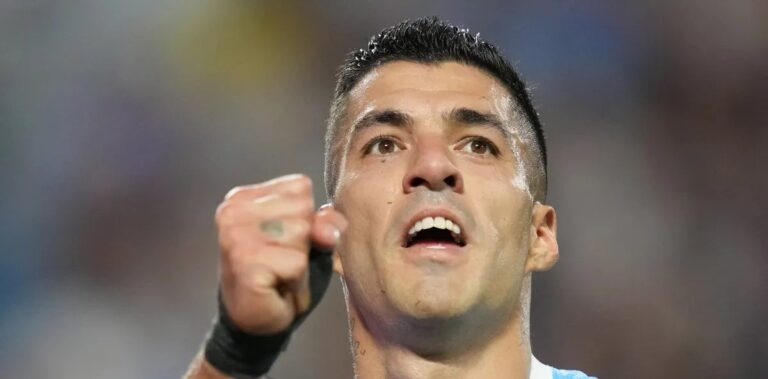 Diego Forlán sinaliza possível retorno de Luis Suárez à seleção uruguaia