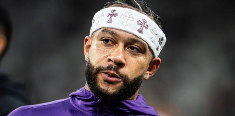 Impasse político adia decisão sobre renovação de Memphis Depay no Corinthians