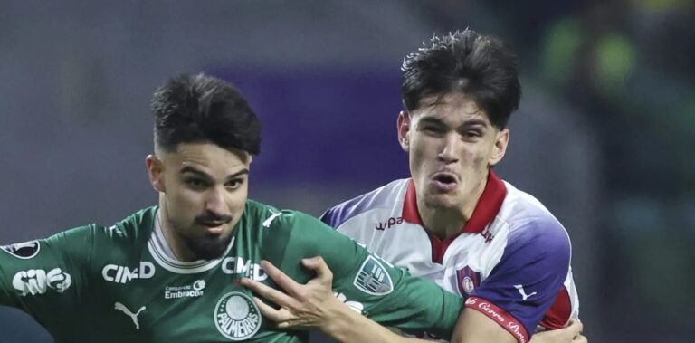 Palmeiras cria chances, mas sofre empate do Cerro após erro de Carlos Miguel