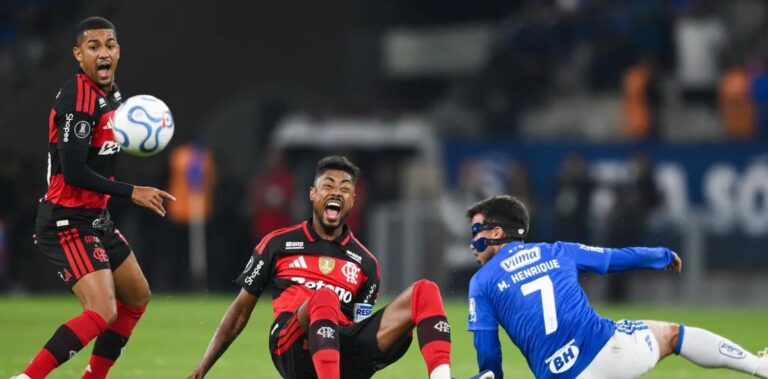 Matheus Henrique revela receio de expulsão após entrada dura em Bruno Henrique