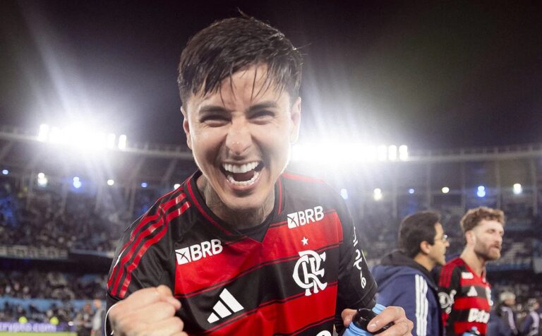 Torcida do Flamengo exalta Erick Pulgar depois de boa atuação contra o Cruzeiro