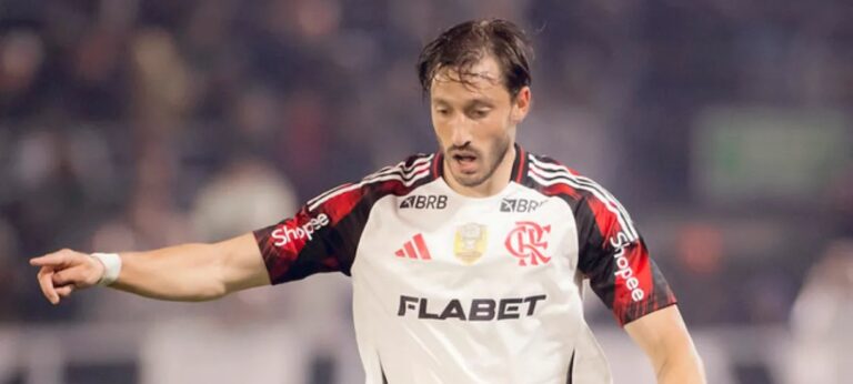 Flamengo procura novo clube para Matías Viña após Getafe optar por Johan Mojica