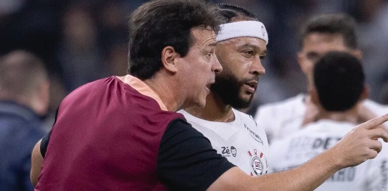 Diniz lamenta saída de Depay e diz que elenco usou frustração como motivação na Libertadores