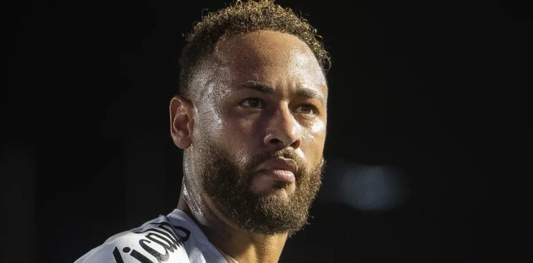 Neymar pede apoio da torcida e lamenta perda do “alçapão” na Vila Belmiro