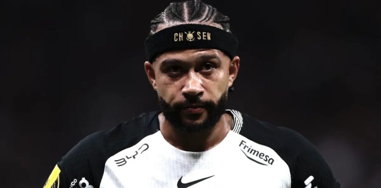Memphis Depay aceita reabrir negociações para renovar com o Corinthians