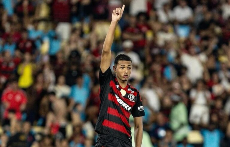 Flamengo recusa nova oferta do Grupo City por João Victor