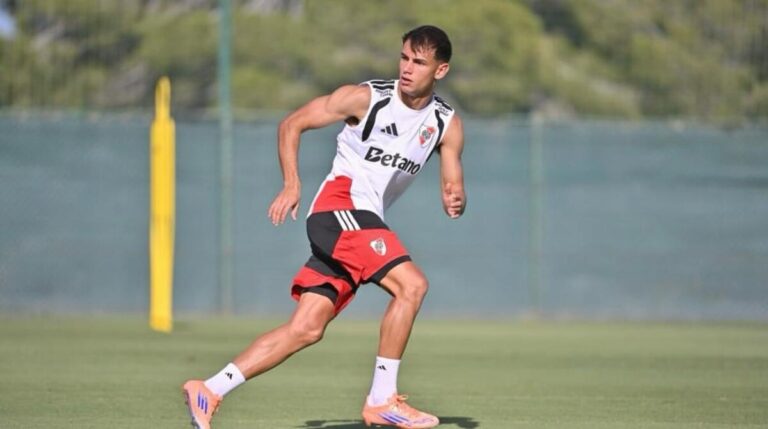 Flamengo se prepara para a chegada de Joaquin Freitas no Rio de Janeiro