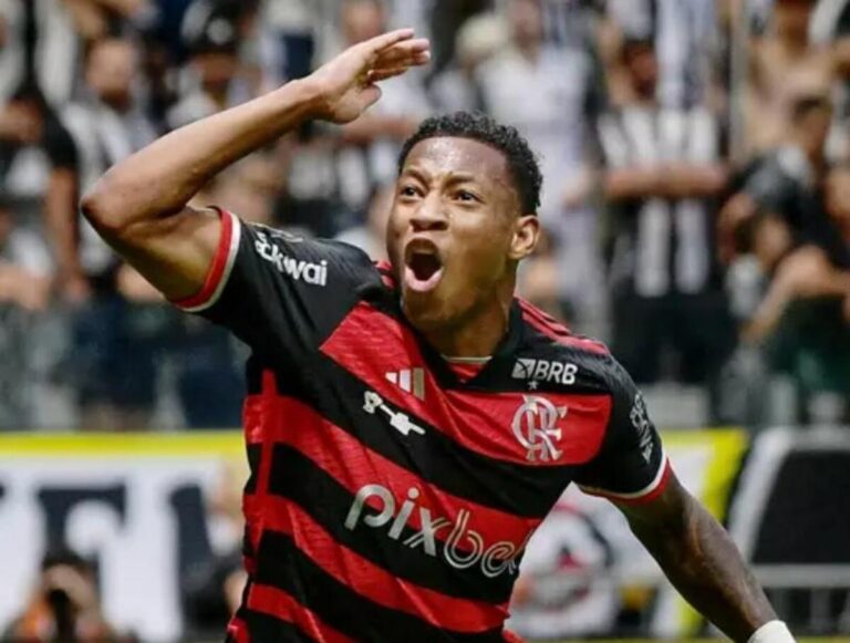 Gonzalo Plata se despede do Flamengo e embarca para o Dínamo de Moscou