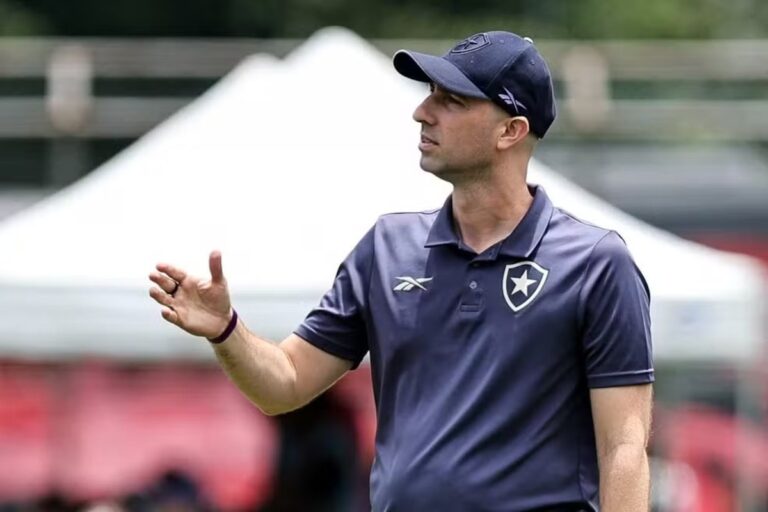 Botafogo se prepara para clássico contra o Flamengo no Brasileirão