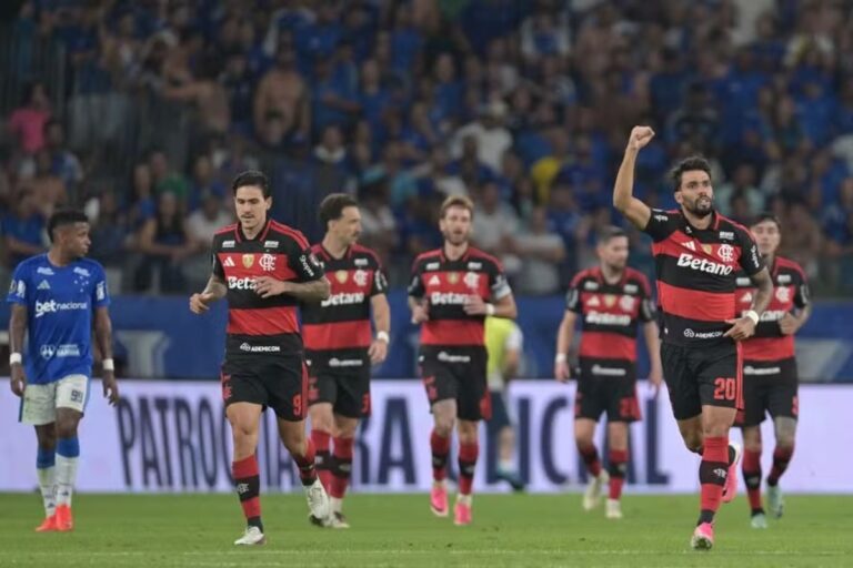 Flamengo se destaca no Maracanã e avança para as quartas de final da Libertadores