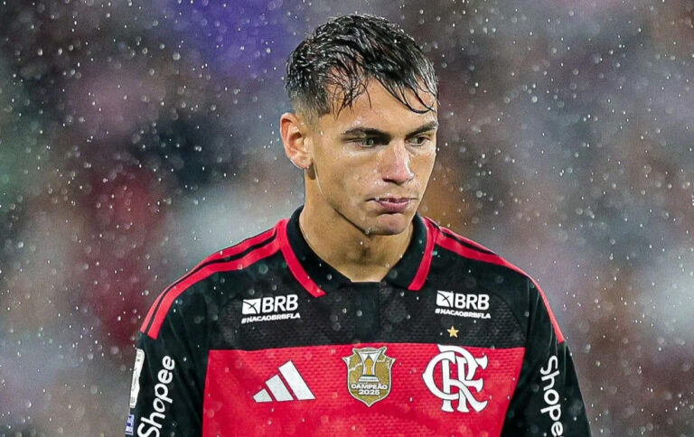 Joaquín Freitas celebra desempenho marcante em sua estreia no Maracanã