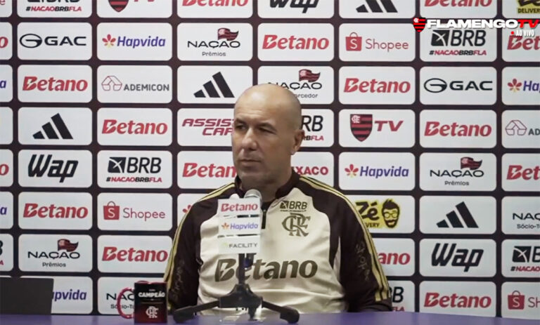 Leonardo Jardim discute papel de Samuel Lino e situação de Gonzalo Plata no Flamengo