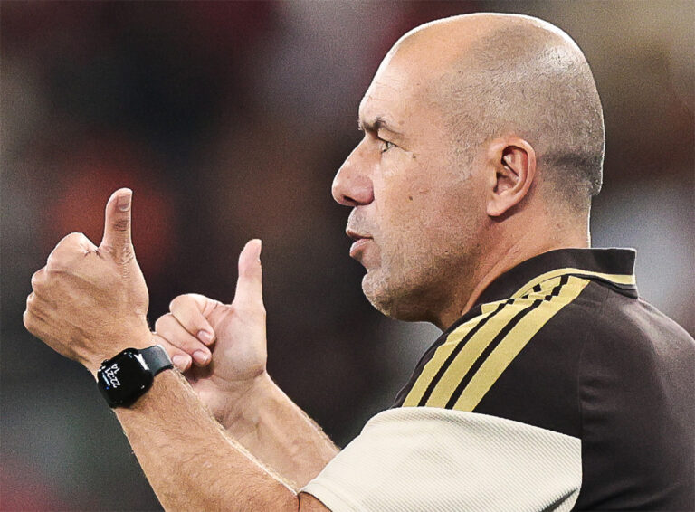 Jardim analisa vitória do Flamengo e considera Corinthians favorecido no Maracanã