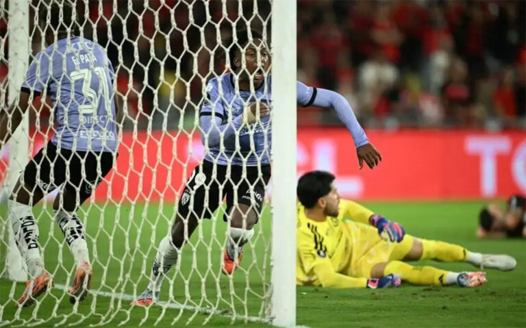 Flamengo avança para semifinais da Libertadores após empate com Del Valle