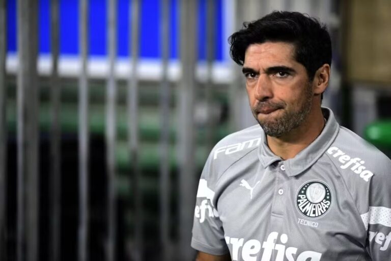 Provocações nas Redes: Abel Ferreira e a Repercussão do ‘Desfrutem’ Após Vantagem do Flamengo