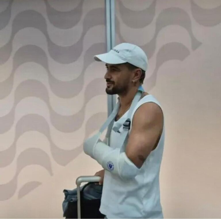 Arrascaeta chega ao Rio e se prepara para cirurgia no punho esquerdo